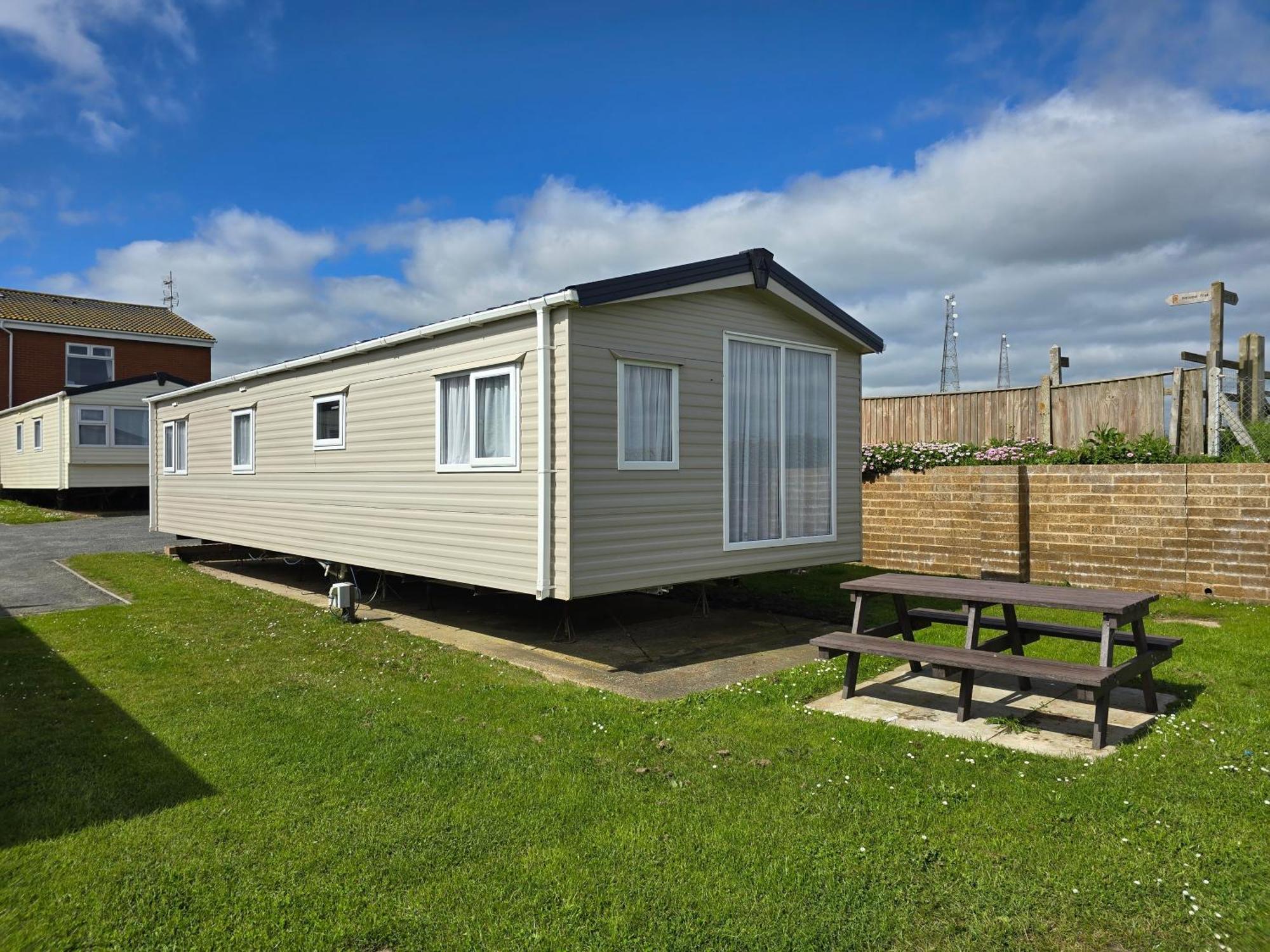 فندق Castaways Holiday Park Bacton  المظهر الخارجي الصورة